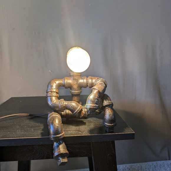 The Companion Industrial Iron Pipe Person Robot Lamp & Vintage Bulb - Picture 2 of 8